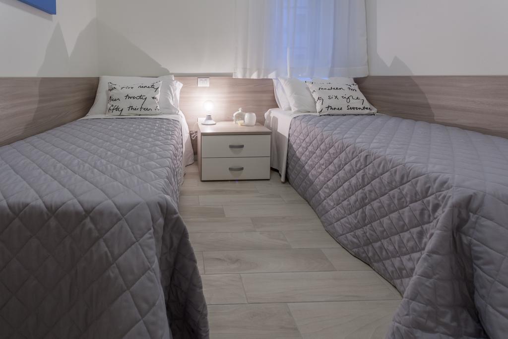 Residence Vivaldi Bibione Bagian luar foto