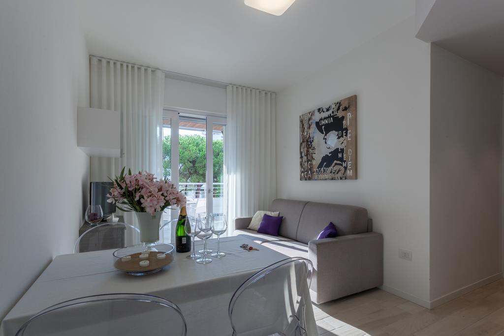 Residence Vivaldi Bibione Bagian luar foto