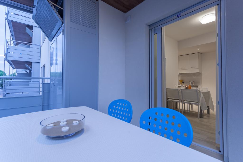 Residence Vivaldi Bibione Bagian luar foto
