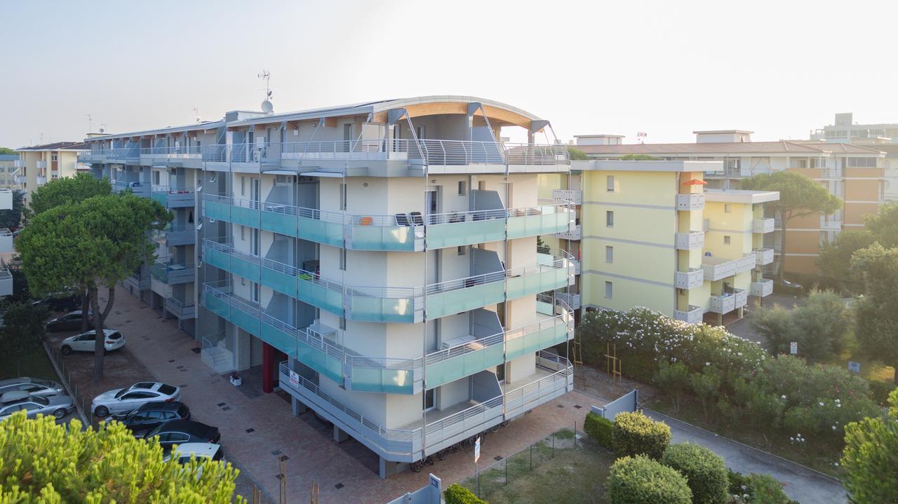 Residence Vivaldi Bibione Bagian luar foto